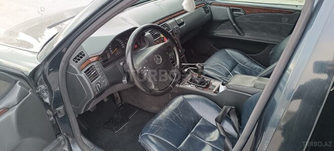 Mercedes E 220 d 1999, 322,413 km - 2.2 л - Sumqayıt