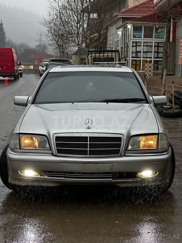 Mercedes E 220 d 1998, 493,000 km - 2.2 l - Astara