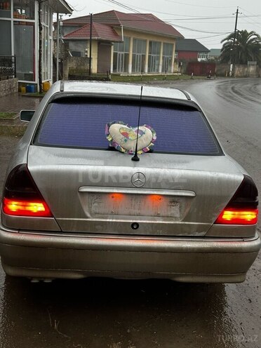 Mercedes E 220 d 1998, 493,000 km - 2.2 l - Astara
