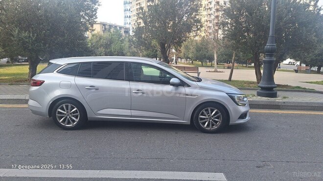 Renault Megane-10