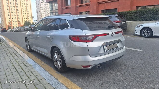 Renault Megane-11