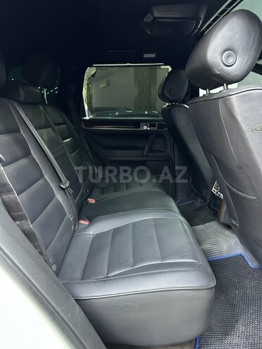 Volkswagen Touareg-10