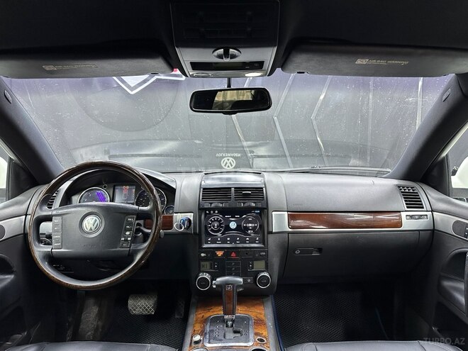 Volkswagen Touareg-11