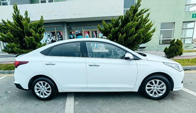 Hyundai Accent 2021, 130,000 km - 1.6 л - Bakı