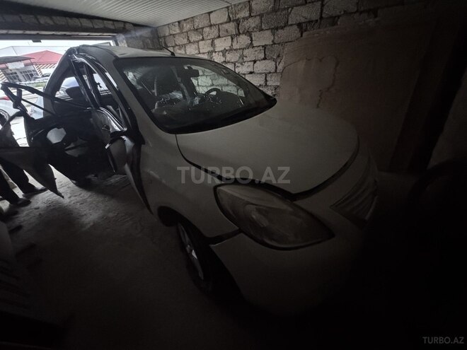 Nissan Sunny 2013, 207,000 km - 1.5 l - Bakı