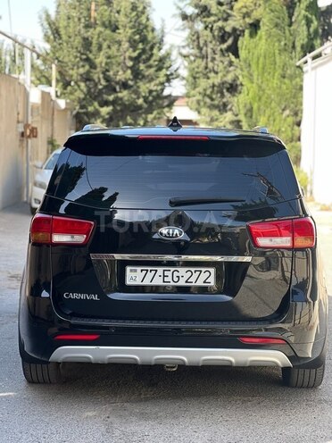 Kia Carnival-2
