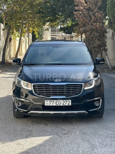 Kia Carnival-1