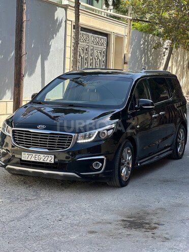 Kia Carnival-5