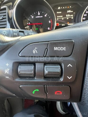 Kia Carnival-13