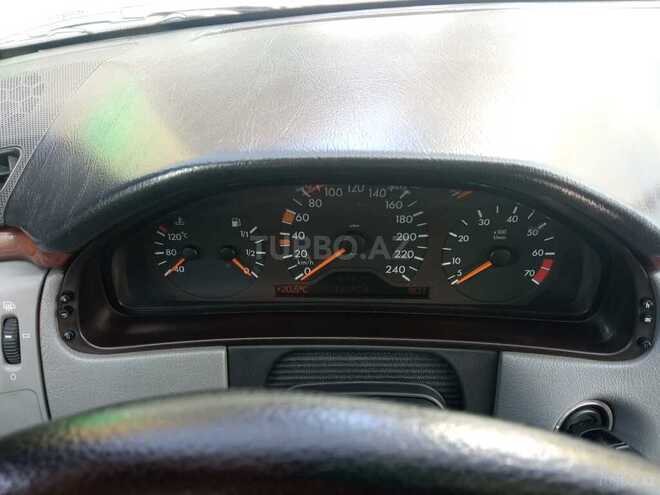 Mercedes E 240 1998, 427,190 km - 2.4 l - Bakı