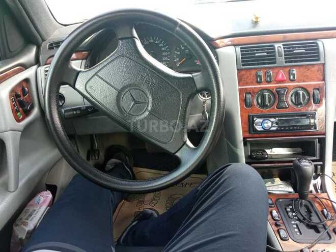 Mercedes E 240 1998, 427,190 km - 2.4 l - Bakı