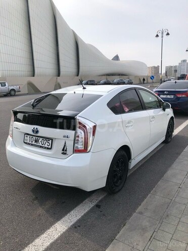 Toyota Prius 2015, 141,359 km - 1.8 л - Bakı
