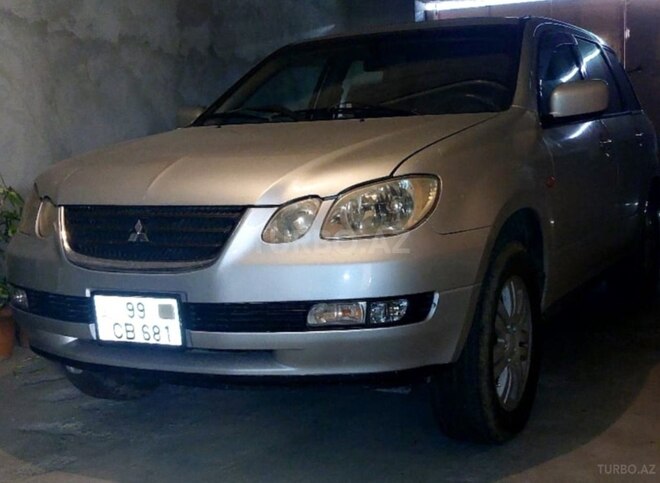 Mitsubishi Airtrek 2001, 300,000 km - 2.0 л - Ucar