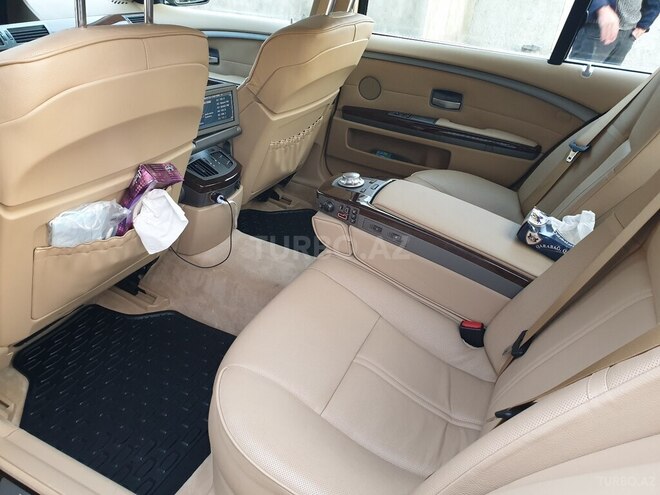 BMW 745-12