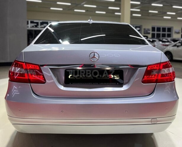 Mercedes E 220 d-12