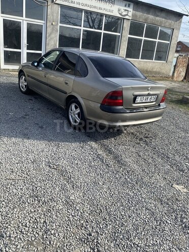 Opel Vectra 1996, 180,000 km - 2.0 л - Zaqatala