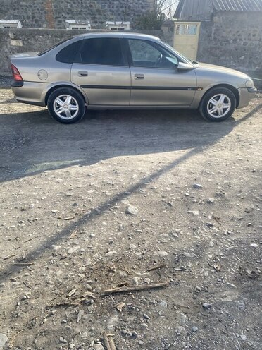 Opel Vectra 1996, 180,000 km - 2.0 л - Zaqatala