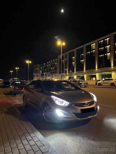 Hyundai Elantra 2015, 217,000 km - 1.6 l - Bakı