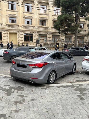 Hyundai Elantra 2015, 217,000 km - 1.6 l - Bakı