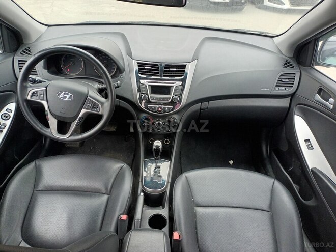 Hyundai Accent-3