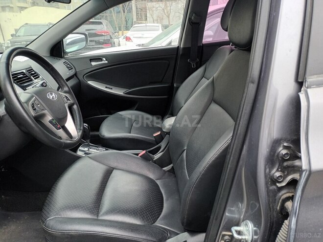 Hyundai Accent-6