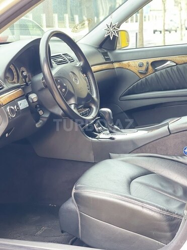 Mercedes E 320 2004, 285,000 km - 3.2 l - Bakı