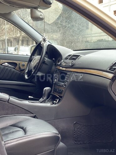 Mercedes E 320 2004, 285,000 km - 3.2 l - Bakı