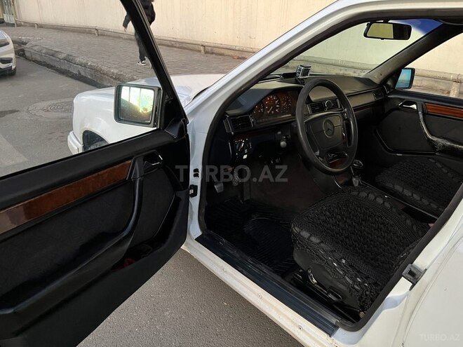 Mercedes E 200 d 1994, 300,250 km - 2.0 l - Qazax