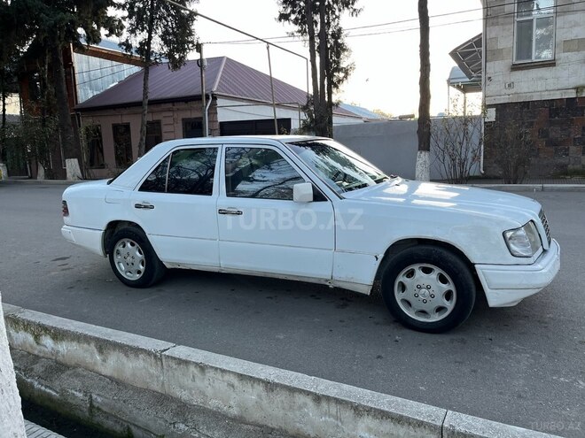 Mercedes E 200 d 1994, 300,250 km - 2.0 l - Qazax