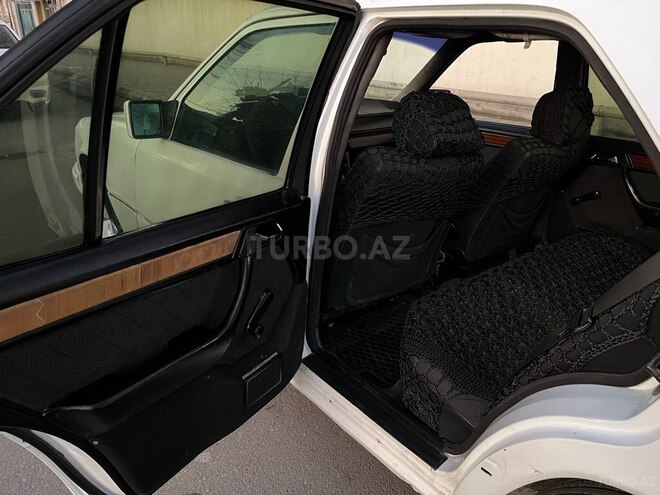 Mercedes E 200 d 1994, 300,250 km - 2.0 l - Qazax