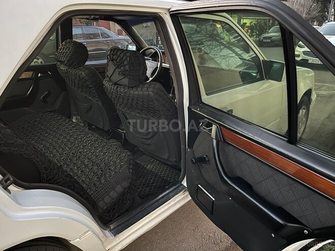 Mercedes E 200 d 1994, 300,250 km - 2.0 l - Qazax