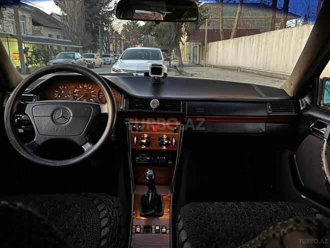 Mercedes E 200 d 1994, 300,250 km - 2.0 l - Qazax