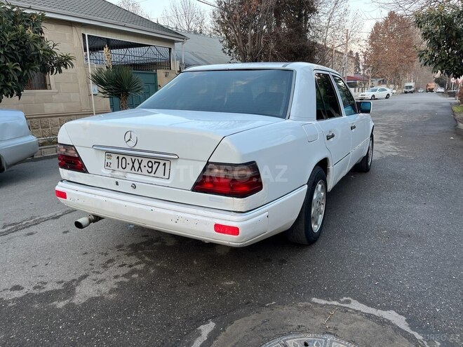 Mercedes E 200 d 1994, 300,250 km - 2.0 l - Qazax