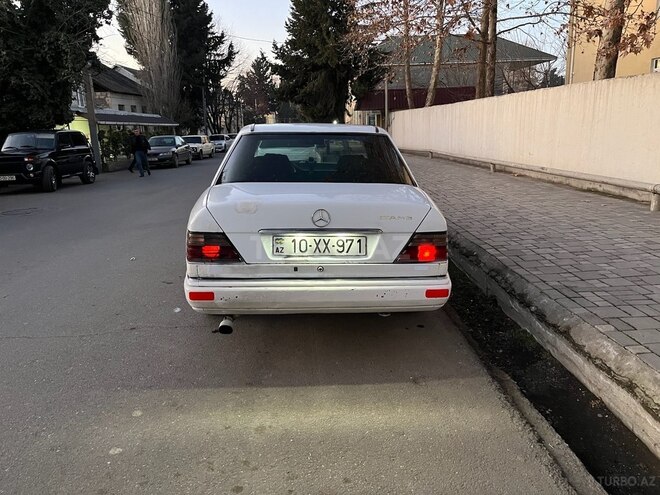 Mercedes E 200 d 1994, 300,250 km - 2.0 l - Qazax
