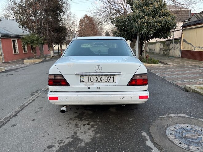 Mercedes E 200 d 1994, 300,250 km - 2.0 l - Qazax