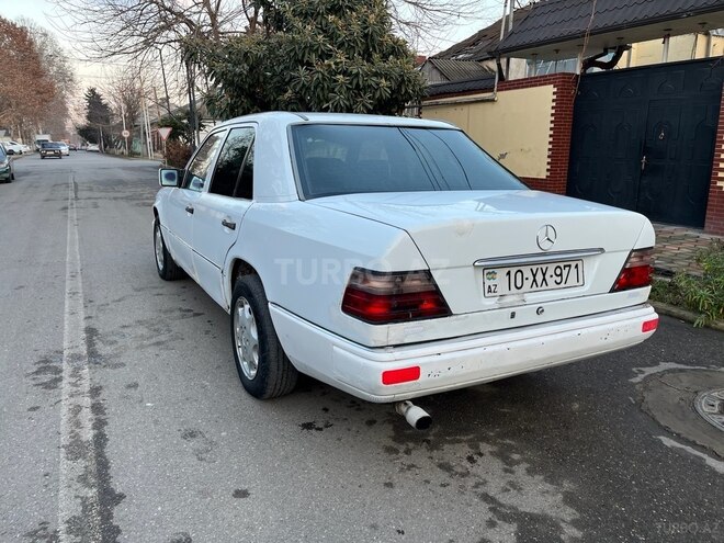 Mercedes E 200 d 1994, 300,250 km - 2.0 l - Qazax