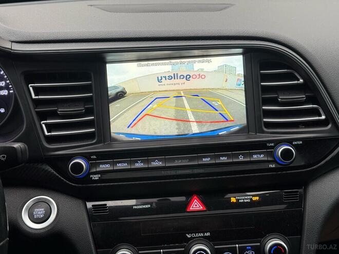 Hyundai Elantra 2019, 215,652 km - 1.6 l - Bakı
