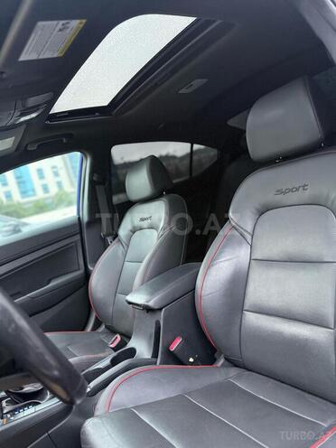 Hyundai Elantra 2019, 215,652 km - 1.6 l - Bakı