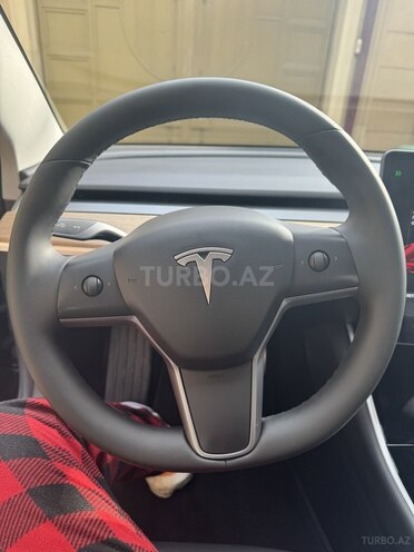 Tesla Model 3-7