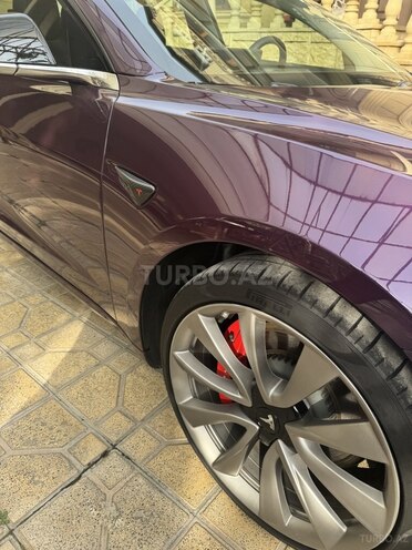 Tesla Model 3-5