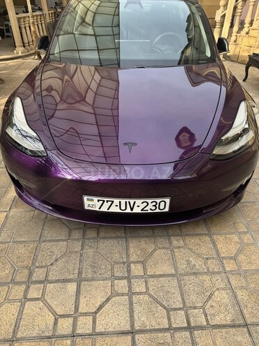 Tesla Model 3-1