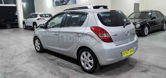 Hyundai i20-2