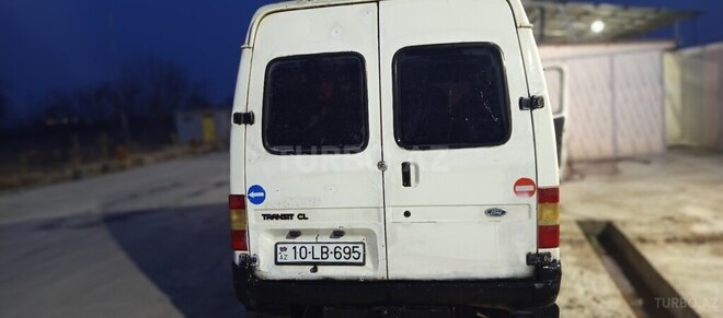 Ford Transit-5