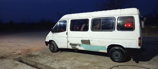 Ford Transit-2