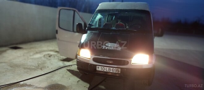 Ford Transit-4