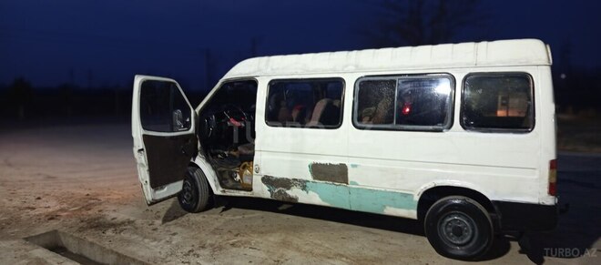 Ford Transit-6