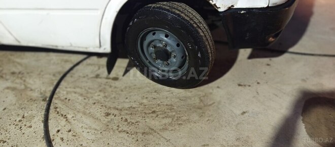 Ford Transit-8