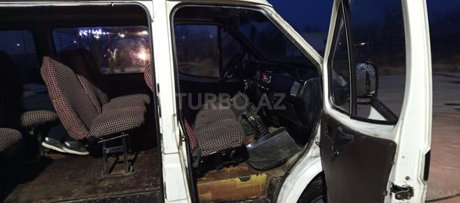 Ford Transit-10