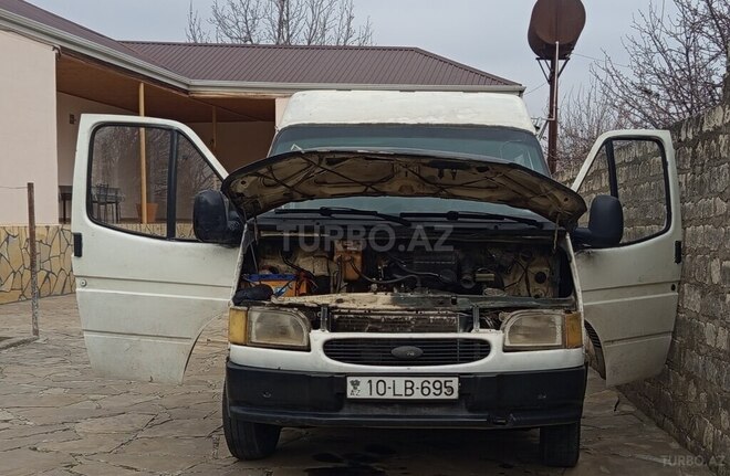 Ford Transit-11