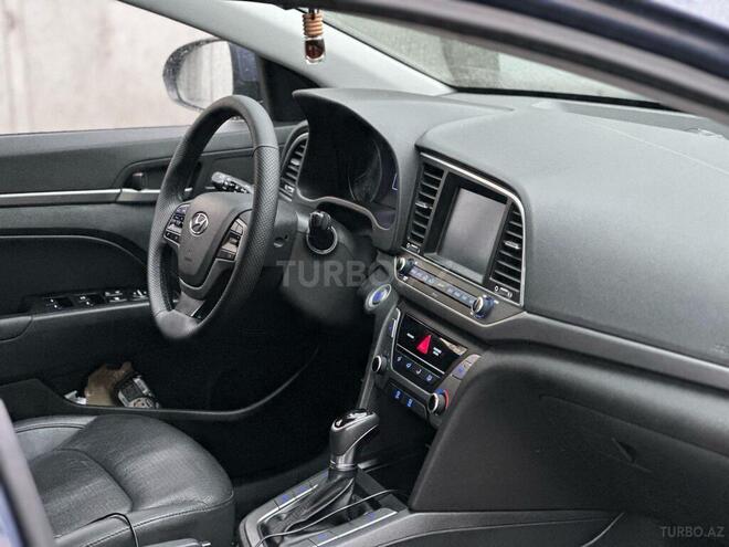 Hyundai Avante-5